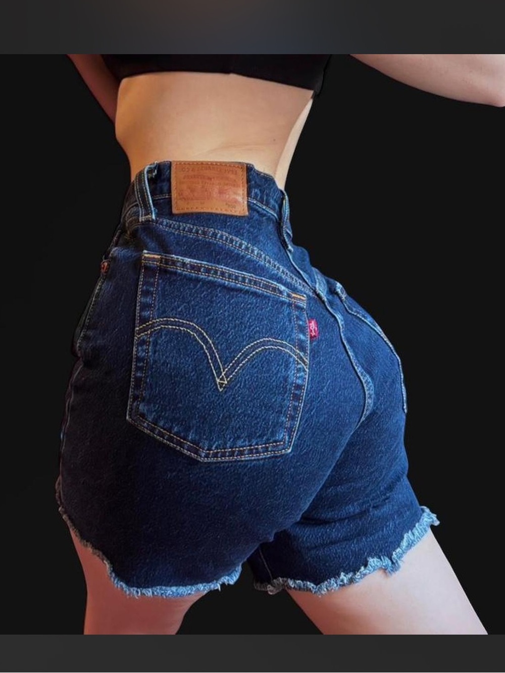 NWOT Levi’s 501 Dark Wash High Rise Raw Hem Denim Shorts